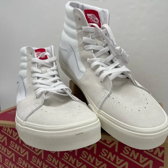 Vans Men’s Sk8-Hi
Secret Lover True White
VN000BW7W00 Sneakers - Picture 7 of 16